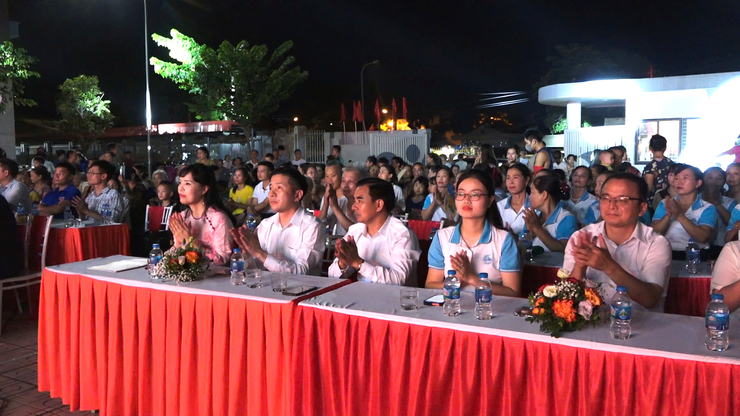 LIÊN HOAN NGHỆ THUẬT CHÀO MỪNG THÀNH CÔNG ĐẠI HỘI ĐẢNG BỘ XÃ DÂN HÒA LẦN THỨ I, NHIỆM KỲ 2025 - 2030: KHÍ THẾ MỚI, NIỀM TIN MỚI- Ảnh 4.