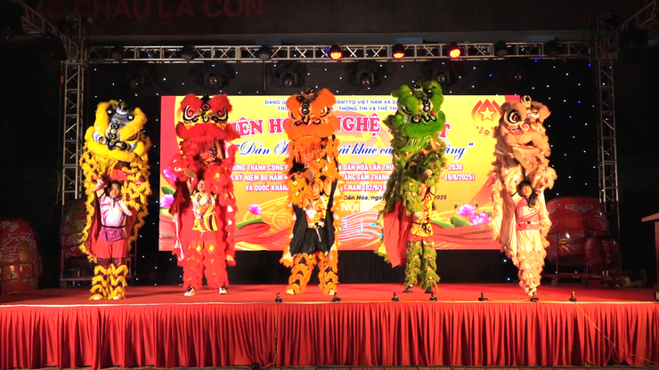 LIÊN HOAN NGHỆ THUẬT CHÀO MỪNG THÀNH CÔNG ĐẠI HỘI ĐẢNG BỘ XÃ DÂN HÒA LẦN THỨ I, NHIỆM KỲ 2025 - 2030: KHÍ THẾ MỚI, NIỀM TIN MỚI- Ảnh 5.