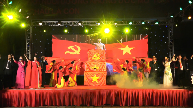 LIÊN HOAN NGHỆ THUẬT CHÀO MỪNG THÀNH CÔNG ĐẠI HỘI ĐẢNG BỘ XÃ DÂN HÒA LẦN THỨ I, NHIỆM KỲ 2025 - 2030: KHÍ THẾ MỚI, NIỀM TIN MỚI- Ảnh 10.