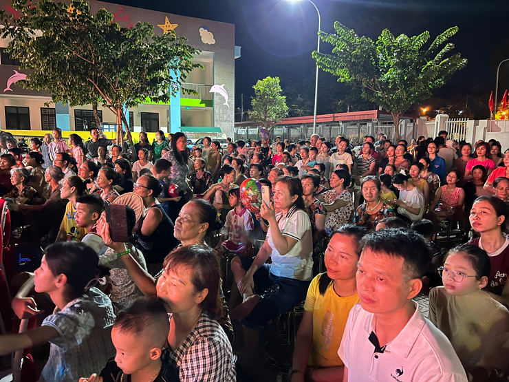LIÊN HOAN NGHỆ THUẬT CHÀO MỪNG THÀNH CÔNG ĐẠI HỘI ĐẢNG BỘ XÃ DÂN HÒA LẦN THỨ I, NHIỆM KỲ 2025 - 2030: KHÍ THẾ MỚI, NIỀM TIN MỚI- Ảnh 13.