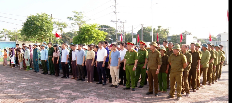 ỨNG HOÀ PHÁT ĐỘNG TỔNG RA QUÂN VỆ SINH MÔI TRƯỜNG.- Ảnh 1.