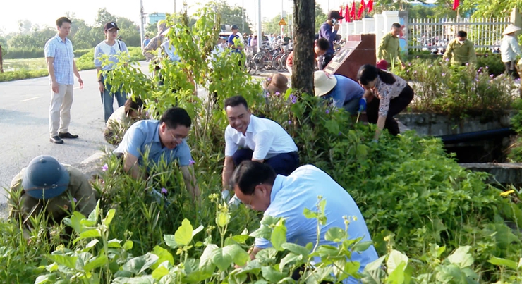 ỨNG HOÀ PHÁT ĐỘNG TỔNG RA QUÂN VỆ SINH MÔI TRƯỜNG.- Ảnh 6.