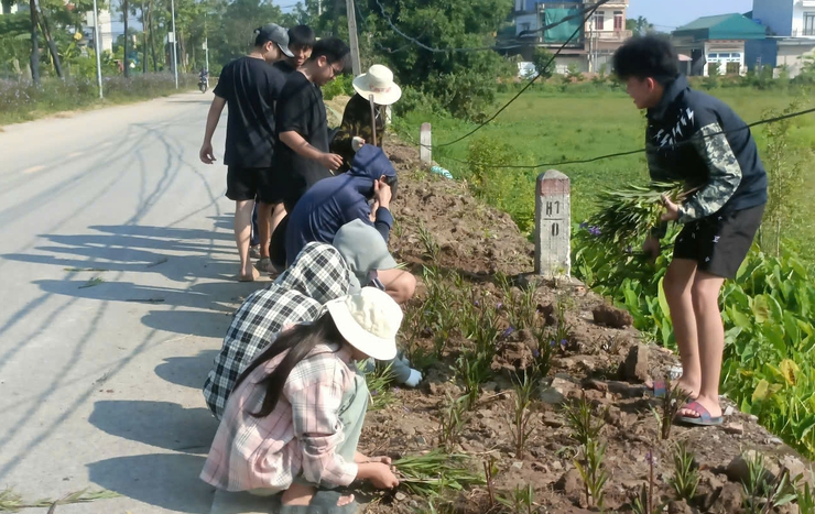 ỨNG HOÀ PHÁT ĐỘNG TỔNG RA QUÂN VỆ SINH MÔI TRƯỜNG.- Ảnh 14.