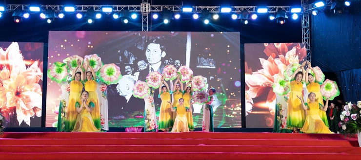 Đặc sắc chương trình văn nghệ chào mừng thành công Đại hội Đảng bộ xã Quang Minh lần thứ I, nhiệm kỳ 2025-2030- Ảnh 3.