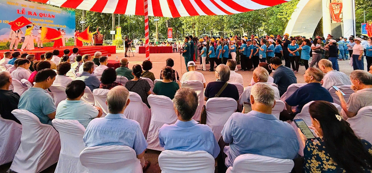 Lễ ra quân tổng vệ sinh môi trường tại Phường Bạch Mai- Ảnh 1.