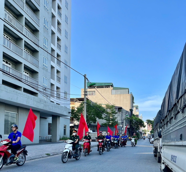 Phường Lĩnh Nam: Chung tay giữ gìn môi trường, xây dựng nếp sống văn minh, hiện đại.- Ảnh 7.