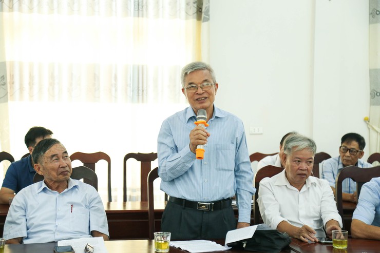 Đảng ủy xã tổ chức hội nghị lấy ý kiến các đồng chí nguyên lãnh đạo chủ chốt xã góp ý vào dự thảo Báo cáo chính trị Đại hội Đại biểu Đảng bộ xã lần thứ nhất, nhiệm kỳ 2025-2030- Ảnh 3.