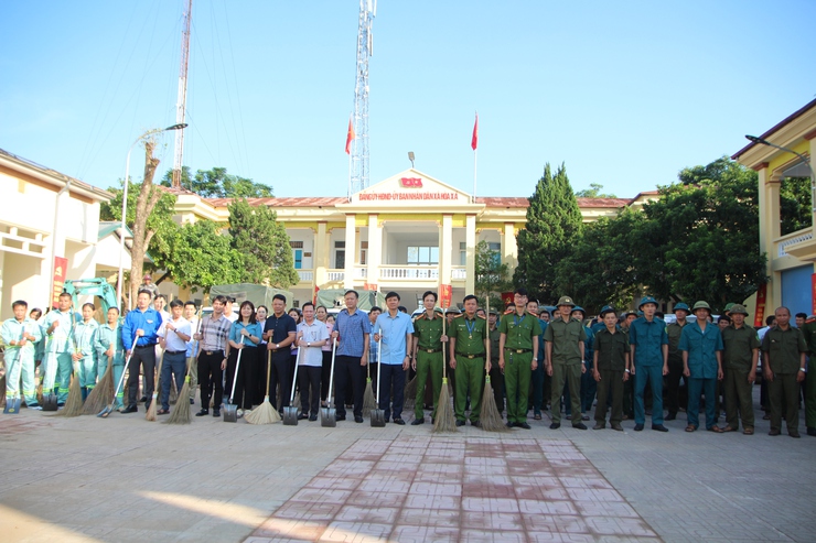 Hòa Xá đồng loạt ra quân tổng vệ sinh môi trường: Chung tay để quê hương sáng – xanh – sạch – đẹp hơn- Ảnh 3.