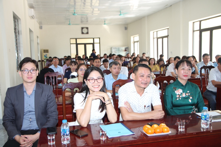 Cán bộ, công chức, viên chức xã Hòa Xá tham gia tập huấn ứng dụng trí tuệ nhân tạo trong chuyển đổi số- Ảnh 3.