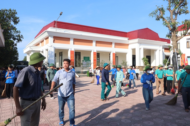 28 thôn xã Bất Bạt đồng loạt ra quân tổng vệ sinh môi trường- Ảnh 4.