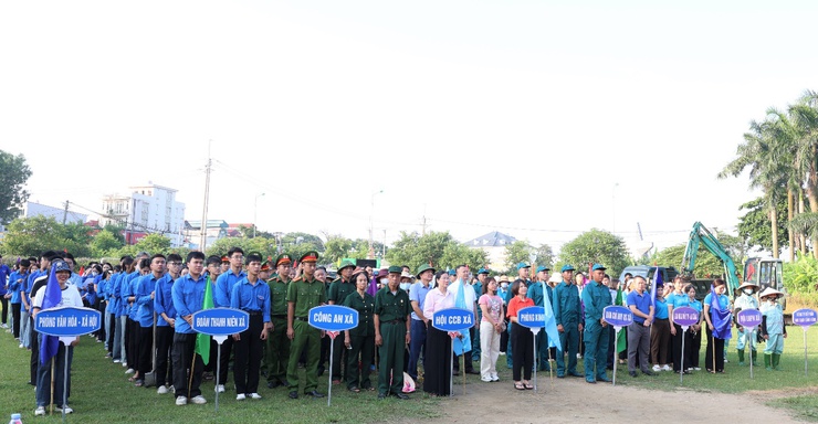 Xã Mê Linh phát động tổng vệ sinh môi trường Sáng – Xanh – Sạch – Đẹp- Ảnh 1.