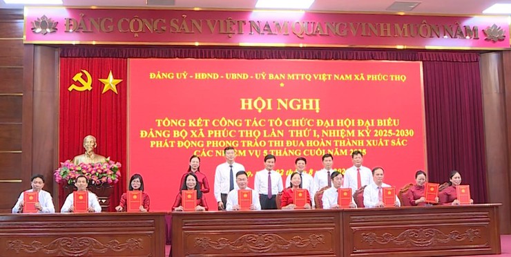 Xã Phúc Thọ tổng kết công tác tổ chức Đại hội đại biểu Đảng bộ xã lần thứ I, nhiệm kỳ 2025-2030; phát động phong trào thi đua 5 tháng cuối năm 2025- Ảnh 4.