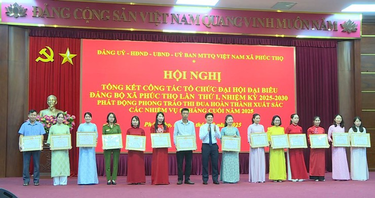 Xã Phúc Thọ tổng kết công tác tổ chức Đại hội đại biểu Đảng bộ xã lần thứ I, nhiệm kỳ 2025-2030; phát động phong trào thi đua 5 tháng cuối năm 2025- Ảnh 6.