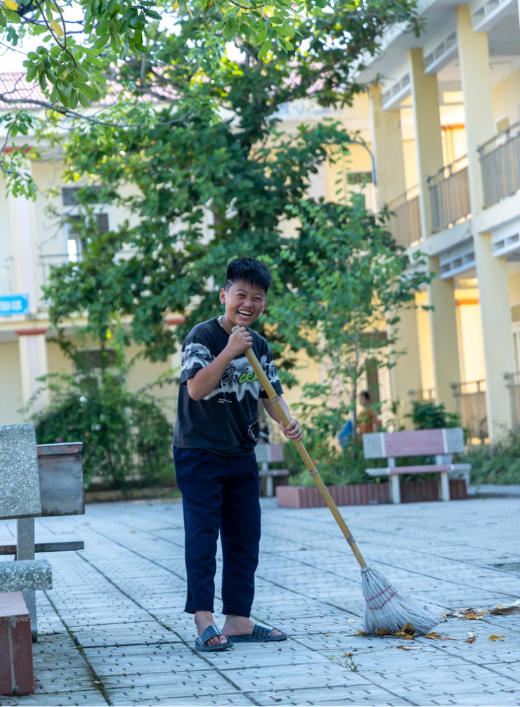 Đảng ủy – Hội đồng nhân dân - Ủy ban nhân dân - Ủy ban Mặt trận tổ quốc xã Ứng Thiên tổ chức lễ ra quân tổng vệ sinh môi trường trên địa bàn 29 thôn thuộc xã- Ảnh 11.