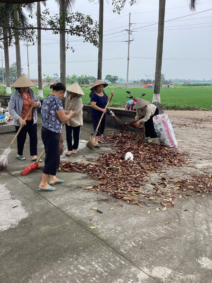 Đảng ủy – Hội đồng nhân dân - Ủy ban nhân dân - Ủy ban Mặt trận tổ quốc xã Ứng Thiên tổ chức lễ ra quân tổng vệ sinh môi trường trên địa bàn 29 thôn thuộc xã- Ảnh 19.