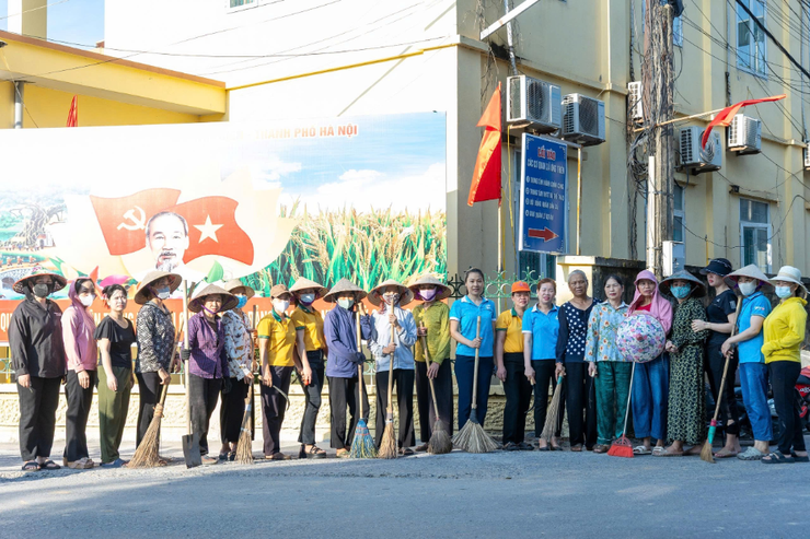 Đảng ủy – Hội đồng nhân dân - Ủy ban nhân dân - Ủy ban Mặt trận tổ quốc xã Ứng Thiên tổ chức lễ ra quân tổng vệ sinh môi trường trên địa bàn 29 thôn thuộc xã- Ảnh 16.
