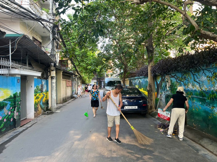 UBND phường Thanh Liệt: Hơn 200 cán bộ, công chức, viên chức và Nhân dân ra quân thực hiện văn minh đô thị, vệ sinh môi trường- Ảnh 10.
