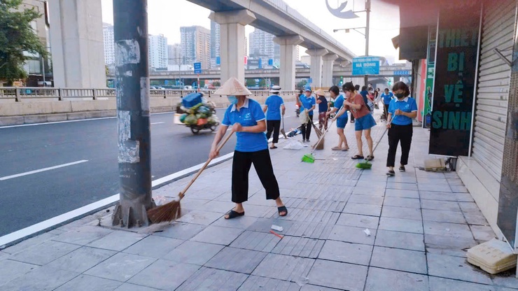 UBND phường Thanh Liệt: Hơn 200 cán bộ, công chức, viên chức và Nhân dân ra quân thực hiện văn minh đô thị, vệ sinh môi trường- Ảnh 11.
