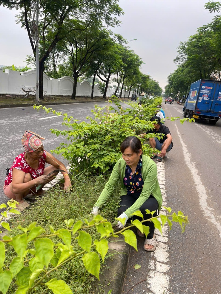 UBND phường Thanh Liệt: Hơn 200 cán bộ, công chức, viên chức và Nhân dân ra quân thực hiện văn minh đô thị, vệ sinh môi trường- Ảnh 13.