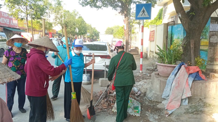 UBND phường Thanh Liệt: Hơn 200 cán bộ, công chức, viên chức và Nhân dân ra quân thực hiện văn minh đô thị, vệ sinh môi trường- Ảnh 18.