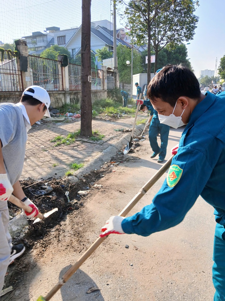 UBND phường Thanh Liệt: Hơn 200 cán bộ, công chức, viên chức và Nhân dân ra quân thực hiện văn minh đô thị, vệ sinh môi trường- Ảnh 16.
