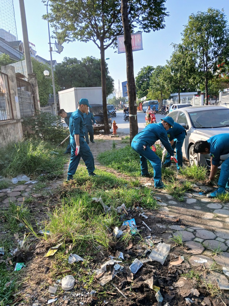 UBND phường Thanh Liệt: Hơn 200 cán bộ, công chức, viên chức và Nhân dân ra quân thực hiện văn minh đô thị, vệ sinh môi trường- Ảnh 17.