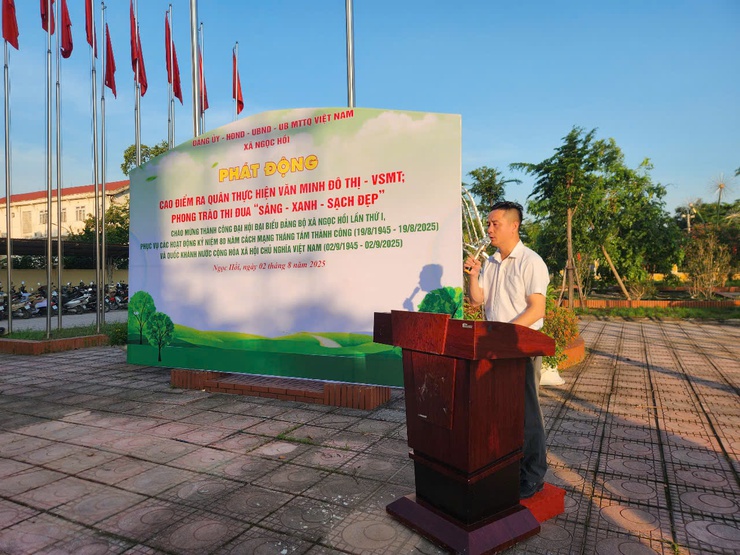 UBND xã Ngọc Hồi: Ra quân thực hiện văn minh đô thị và tổng vệ sinh môi trường - Ảnh 1.