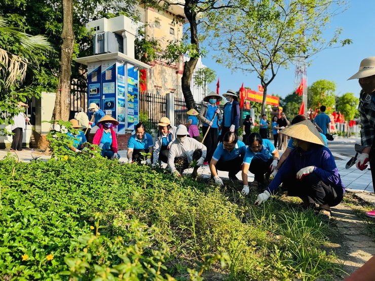 Xã Thanh Trì: Từng bước làm thay đổi diện mạo, cảnh quan đô thị, tạo điểm nhấn, xây dựng xã “Sáng - Xanh - Sạch - Đẹp”- Ảnh 14.