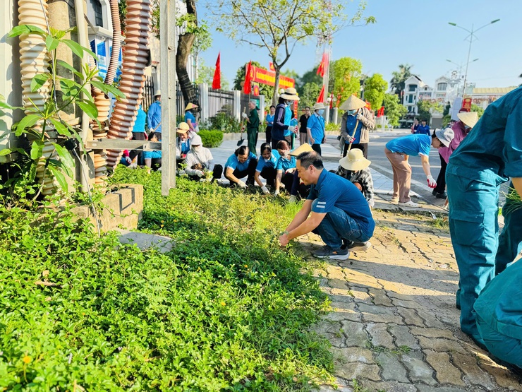 Xã Thanh Trì: Từng bước làm thay đổi diện mạo, cảnh quan đô thị, tạo điểm nhấn, xây dựng xã “Sáng - Xanh - Sạch - Đẹp”- Ảnh 19.