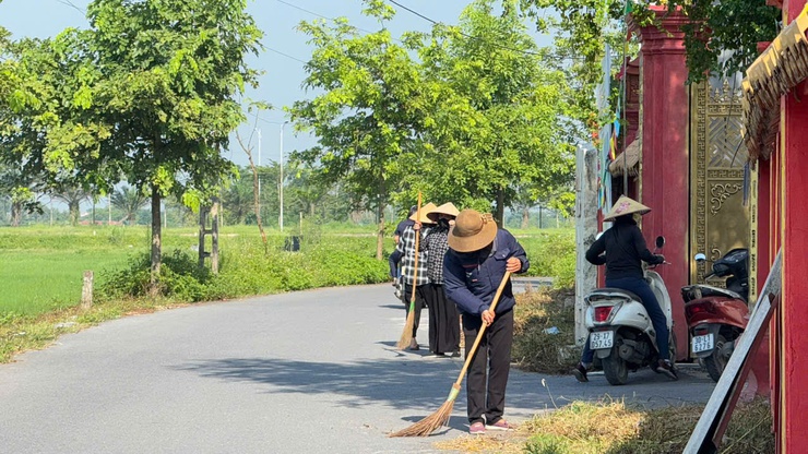 Tam Hưng phát động phong trào thi đua "Sáng – Xanh – Sạch – Đẹp": Lan tỏa trách nhiệm, kiến tạo môi trường sống văn minh- Ảnh 10.