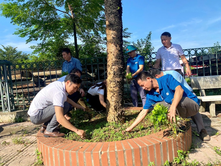 Xuân Mai ra quân tổng VSMT và phát động phong trào thi đua “Sáng - Xanh - Sạch - Đẹp”- Ảnh 21.