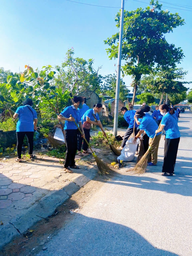 Uỷ ban MTTQ Việt Nam phường Thanh Liệt: Lan tỏa tinh thần trách nhiệm cộng đồng qua hoạt động vệ sinh môi trường- Ảnh 6.