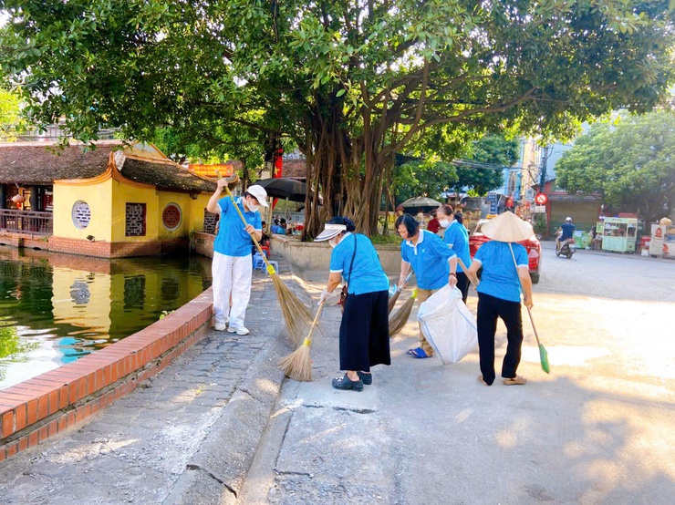 Uỷ ban MTTQ Việt Nam phường Thanh Liệt: Lan tỏa tinh thần trách nhiệm cộng đồng qua hoạt động vệ sinh môi trường- Ảnh 4.