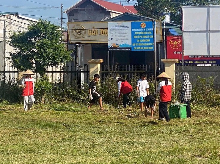Xuân Mai ra quân tổng VSMT và phát động phong trào thi đua “Sáng - Xanh - Sạch - Đẹp”- Ảnh 18.