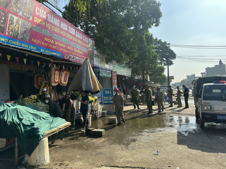 Phường Yên Nghĩa tổ chức Lễ ra quân xử lý vi phạm về trật tự giao thông, trật tự đô thị và vệ sinh môi trường- Ảnh 14.