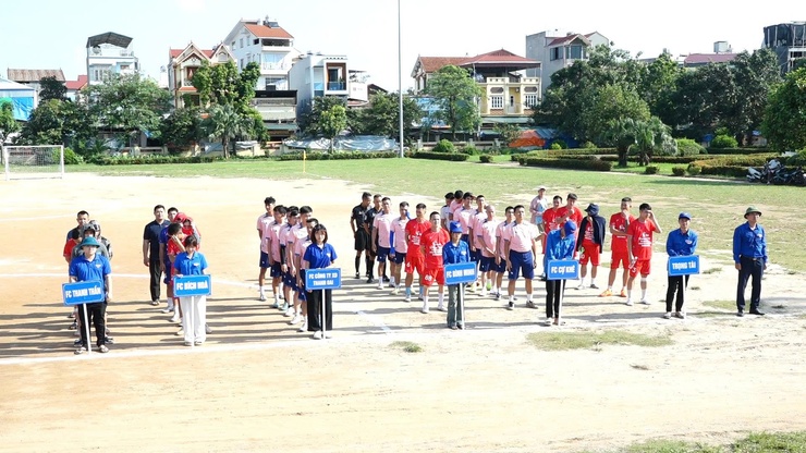 Khai mạc Giải bóng đá Cúp Bình Minh lần thứ I – Chào mừng Đại hội Đảng bộ xã Bình Minh lần thứ I, nhiệm kỳ 2025–2030- Ảnh 4.