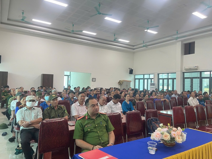 Công an xã Vĩnh Thanh thực hiện có hiệu quả phong trào thi đua tuyên truyền, vận động thu hồi, đấu tranh phòng, chống tội phạm về vũ khí, vật liệu nổ, công cụ hỗ trợ.- Ảnh 3.