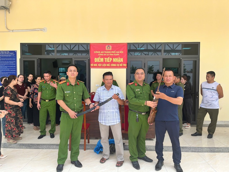 Công an xã Vĩnh Thanh thực hiện có hiệu quả phong trào thi đua tuyên truyền, vận động thu hồi, đấu tranh phòng, chống tội phạm về vũ khí, vật liệu nổ, công cụ hỗ trợ.- Ảnh 9.