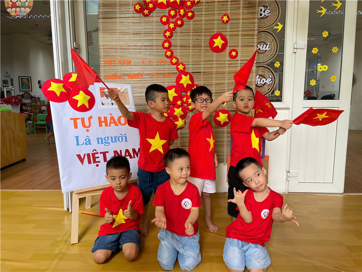 Hoạt động chào mừng Quốc khánh 2/9 của các bé lớp Mẫu giáo Lớn A2 - Trường Mầm non số 6- Ảnh 3.