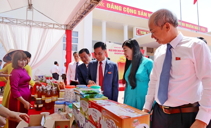 Đại hội đại biểu Đảng bộ xã Đoài Phương lần thứ I, nhiệm kỳ 2025-2030 thành công tốt đẹp


- Ảnh 2.