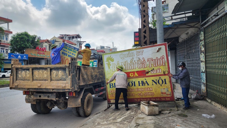 XÃ NỘI BÀI RA QUÂN XỬ LÝ VI PHẠM HÀNH LANG AN TOÀN GIAO THÔNG, TRẬT TỰ CÔNG CỘNG- Ảnh 3.