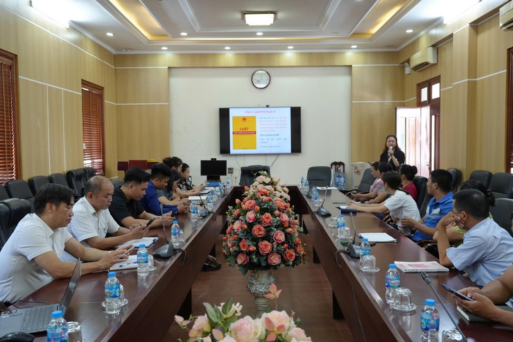 Xã Thanh Oai: Tập huấn, hướng dẫn xây dựng môi trường làm việc không khói thuốc- Ảnh 1.