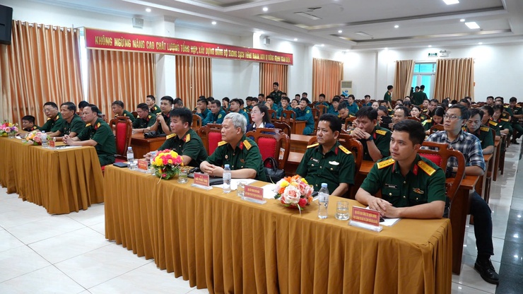 Tọa đàm phát huy tinh thần Cách mạng tháng Tám, xây dựng đất nước phồn vinh, hạnh phúc- Ảnh 4.