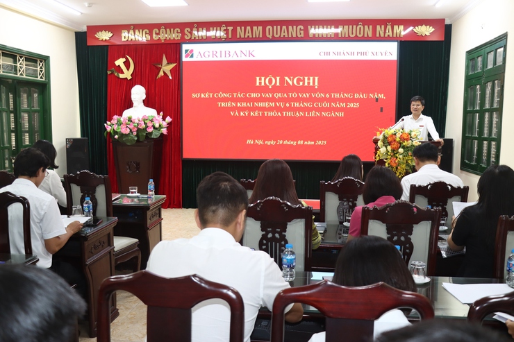 Agribank chi nhánh Phú Xuyên tổ chức sơ kết công tác cho vay qua tổ vay vốn 6 tháng đầu năm 2025- Ảnh 1.