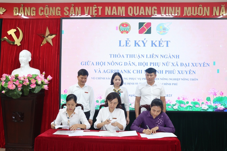 Agribank chi nhánh Phú Xuyên tổ chức sơ kết công tác cho vay qua tổ vay vốn 6 tháng đầu năm 2025- Ảnh 5.