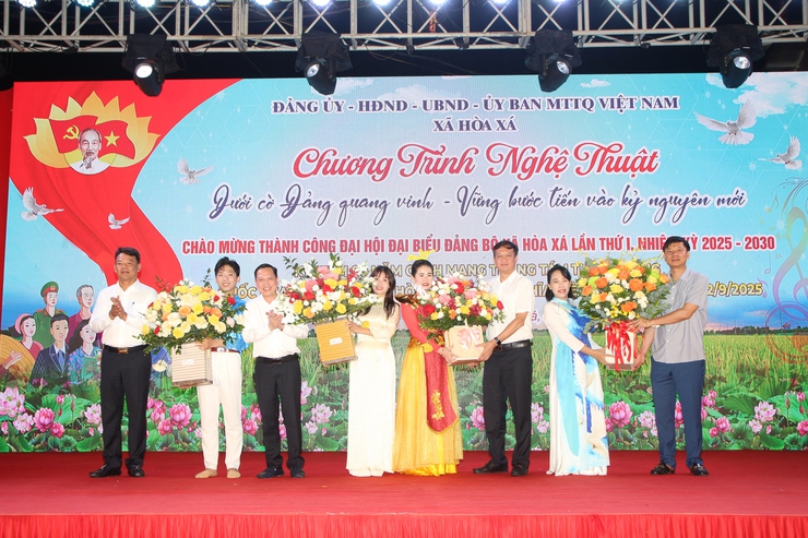Chương trình văn nghệ chào mừng thành công Đại hội Đảng bộ xã Hoà Xá lần thứ I, nhiệm kỳ 2025–2030, kỷ niệm 80 năm Cách mạng Tháng Tám, Quốc khánh 2/9- Ảnh 2.