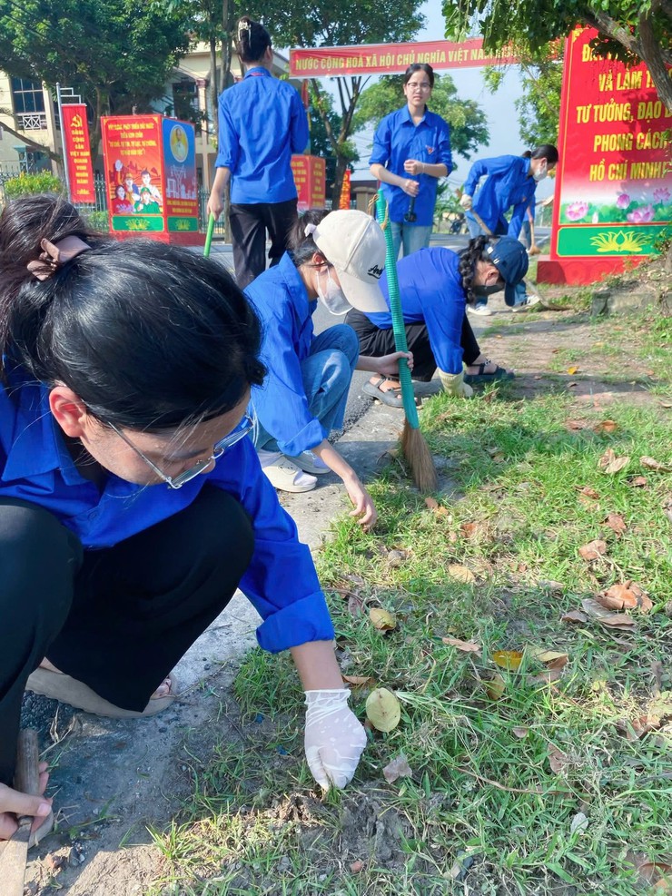 Đoàn Thanh niên xã Phúc Lộc sôi nổi các hoạt động chào mừng kỷ niệm 80 năm Cách mạng Tháng Tám năm 1945 và Quốc khánh 2/9 (1945 – 2025)- Ảnh 1.