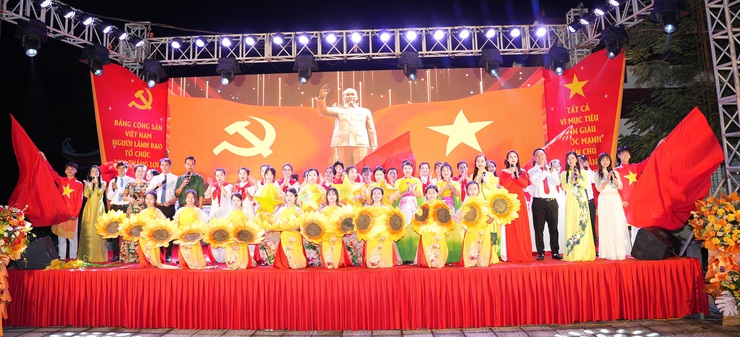 Chương trình văn nghệ chào mừng thành công Đại hội Đảng bộ xã Hoà Xá lần thứ I, nhiệm kỳ 2025–2030, kỷ niệm 80 năm Cách mạng Tháng Tám, Quốc khánh 2/9- Ảnh 9.