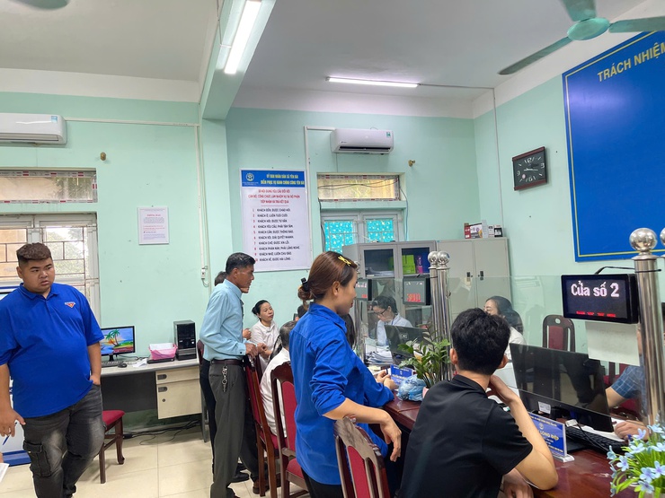 ỦY BAN NHÂN DÂN XÃ YÊN BÀI TỔ CHỨC LỄ PHÁT ĐỘNG HƯỞNG ỨNG PHONG TRÀO “BÌNH DÂN HỌC VỤ SỐ” VÀ TRIỂN KHAI CHIẾN DỊCH 45 NGÀY ĐÊM RA QUÂN HỖ TRỢ HOẠT ĐỘNG CHUYỂN ĐỔI SỐ- Ảnh 11.