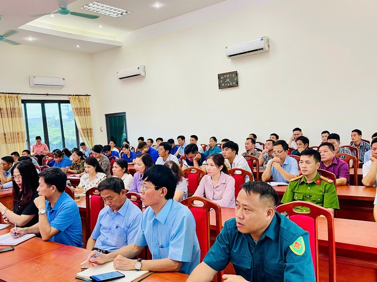 ỦY BAN NHÂN DÂN XÃ YÊN BÀI TỔ CHỨC LỄ PHÁT ĐỘNG HƯỞNG ỨNG PHONG TRÀO “BÌNH DÂN HỌC VỤ SỐ” VÀ TRIỂN KHAI CHIẾN DỊCH 45 NGÀY ĐÊM RA QUÂN HỖ TRỢ HOẠT ĐỘNG CHUYỂN ĐỔI SỐ- Ảnh 3.